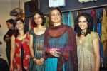 Tabu at Priyadarshini Rao and Uttam Ghosh fashion preview in Zoya on 30th Sep 2009 (8).JPG